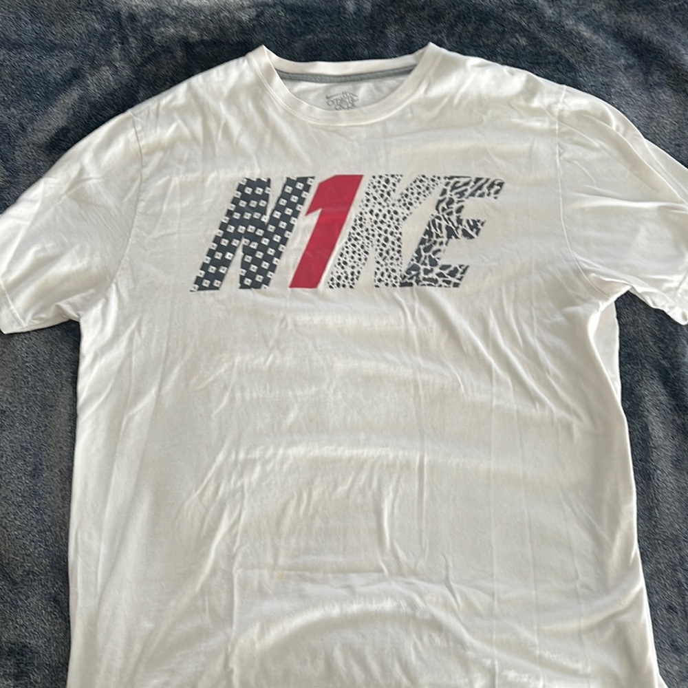 Men’s nike shirt size XL